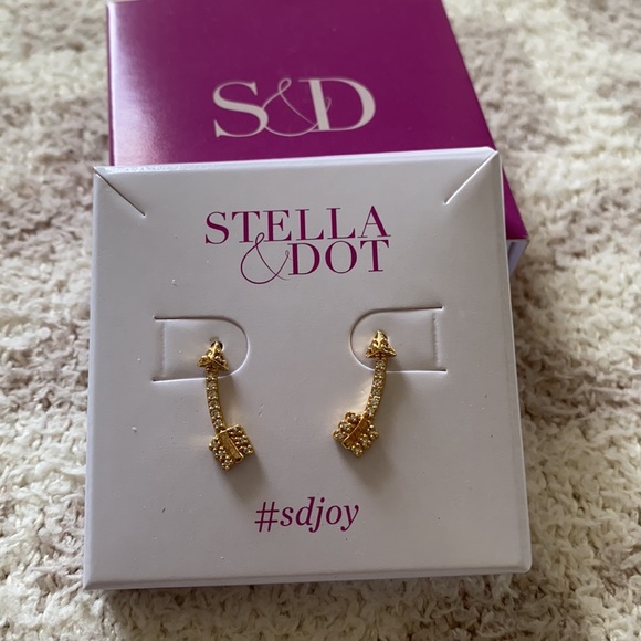 Stella & Dot Arrow Climber Stud Earrings - Picture 2 of 4